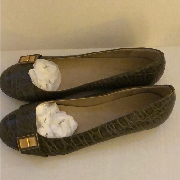 NWT Talbots Ivy Flats, Size 8M - Picture 2 of 5